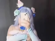 かわいい女の子が自分のマンコを指で自撮り